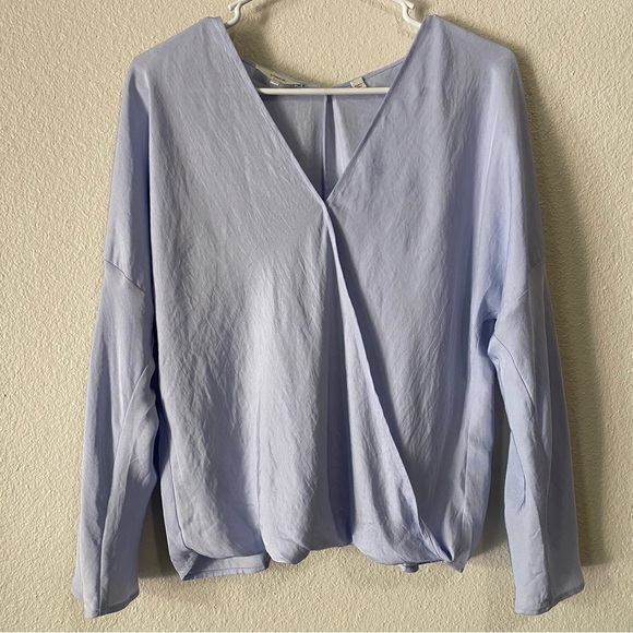 Vince Long Sleeve Surplice Top Small Light Blue Blouse V Neck Business Casual - Picture 4 of 12